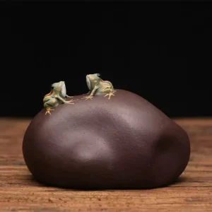Water Spraying Frog Purple Clay Tea Pet