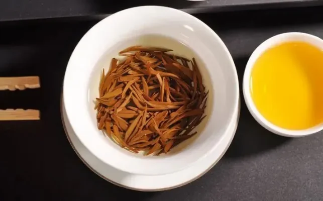 How to brew Jin Jun Mei tea