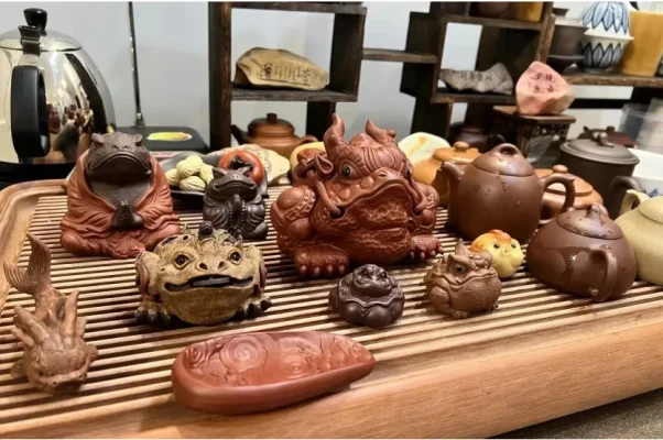 What Do Tea Pets Symbolize